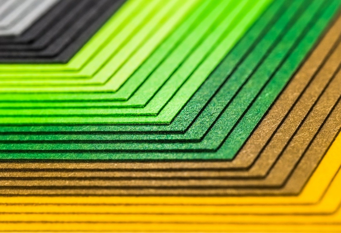 carta opaca, patinata o lucida per la produzione di etichette autoadesive